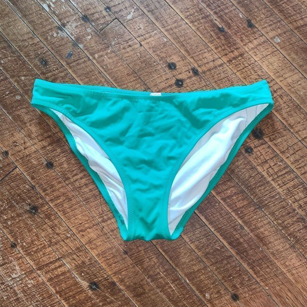 Victoria’s Secret green S beachy vacationcore bikini bottoms